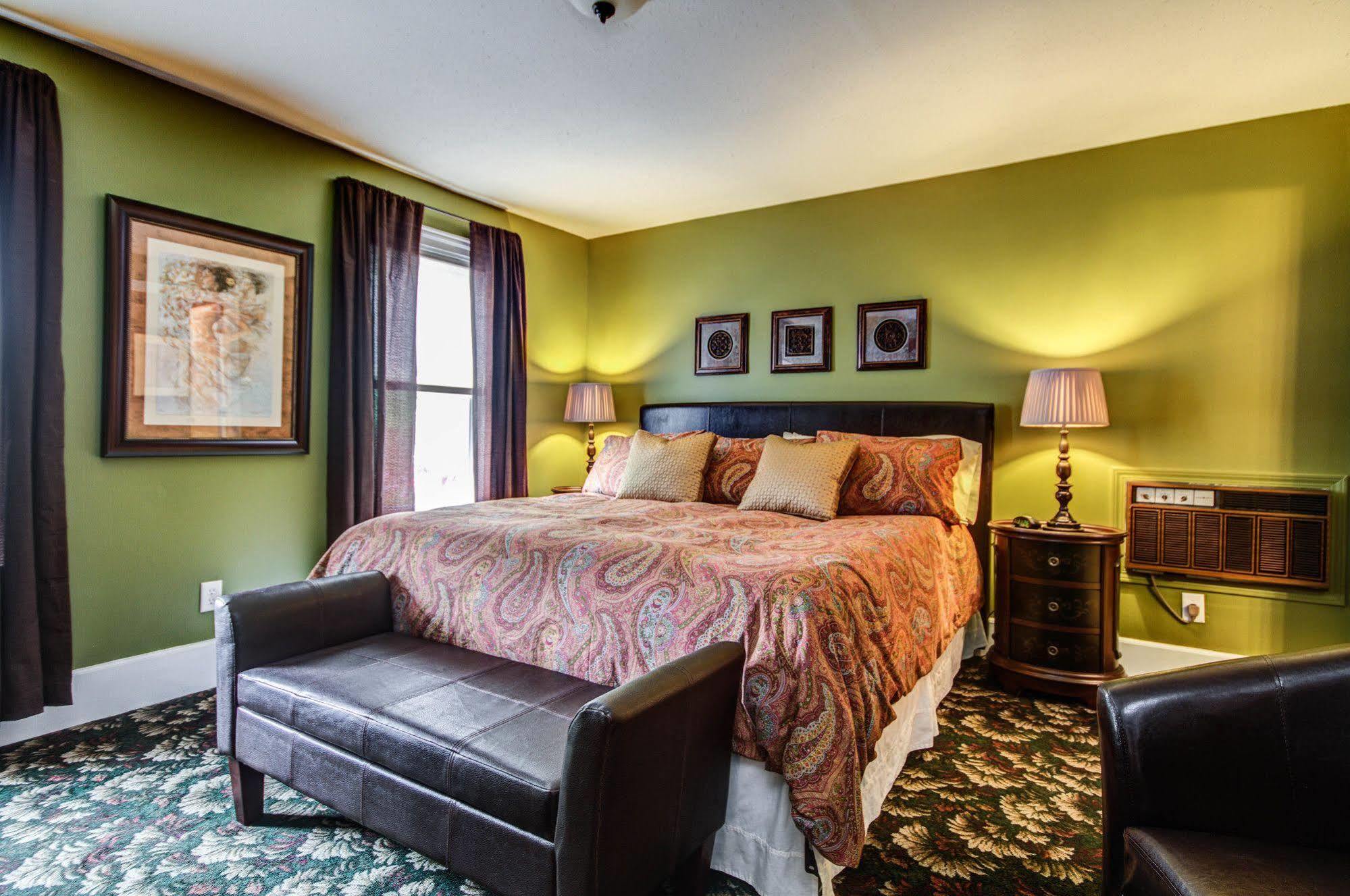 Twin Oaks Inn Saugatuck Exteriör bild